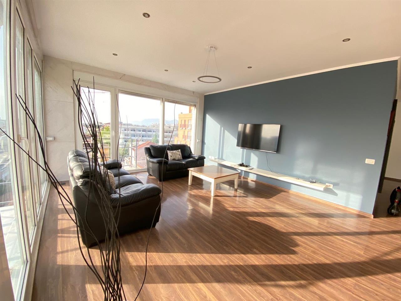 Jepet me qera apartament 2+1+2