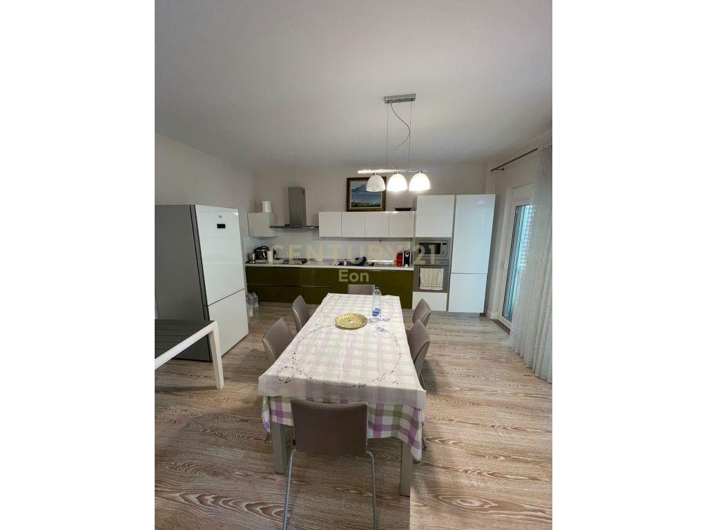 Shitet, Vile 2-Kateshe, Lura 1, Gjiri I Lalezit!