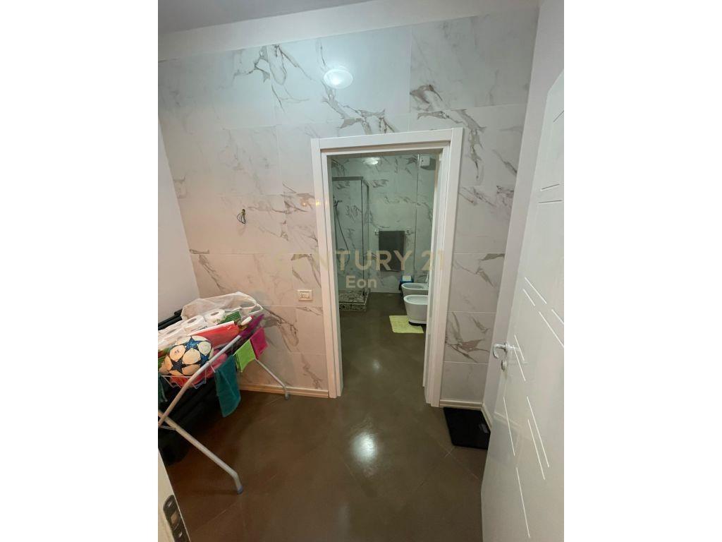 Shitet, Vile 2-Kateshe, Lura 1, Gjiri I Lalezit!