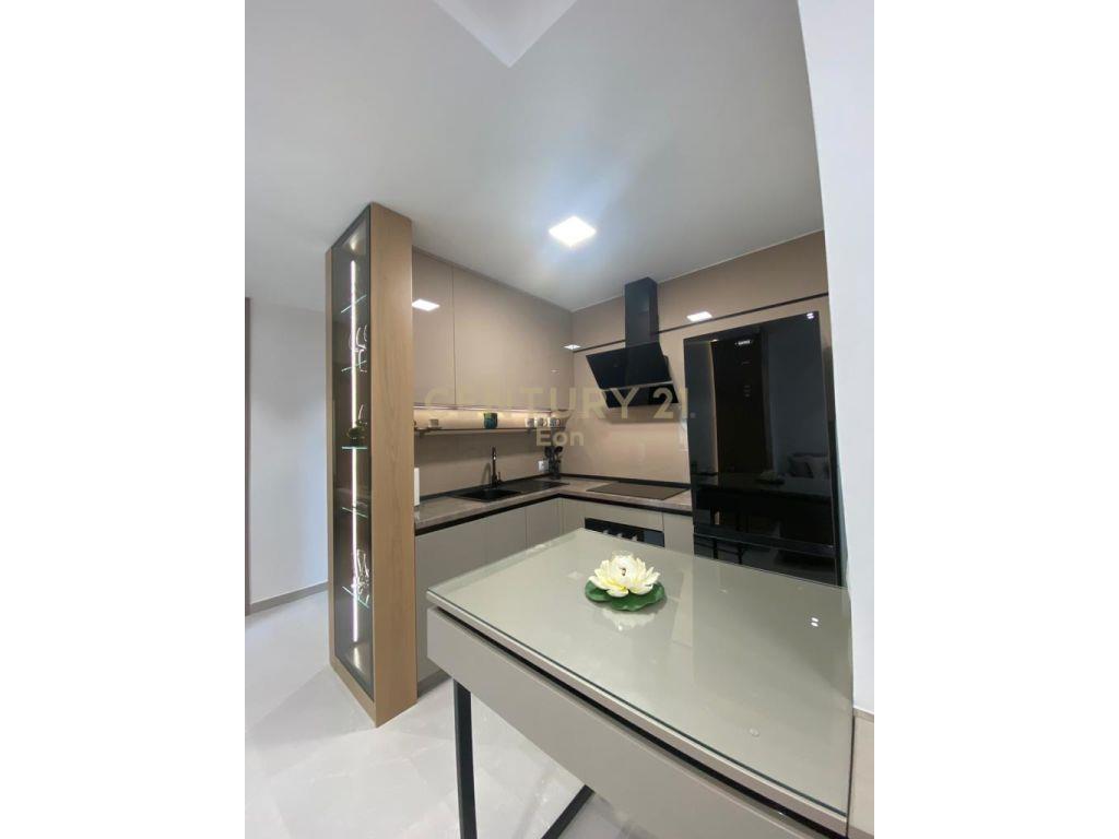 SHITET SUPER APARTAMENT 1+1 NE PLAZH, PRANE HOTEL ADRIATIK !