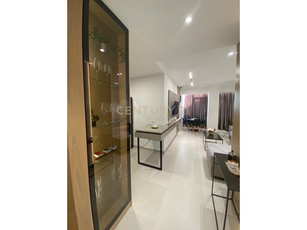 SHITET SUPER APARTAMENT 1+1 NE PLAZH, PRANE HOTEL ADRIATIK !