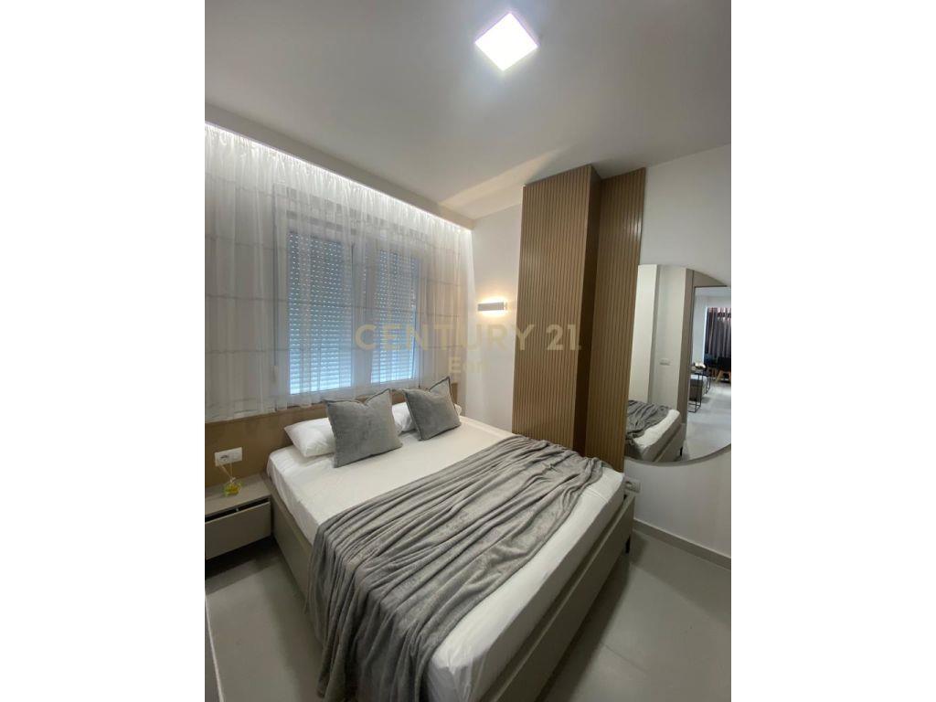 SHITET SUPER APARTAMENT 1+1 NE PLAZH, PRANE HOTEL ADRIATIK !