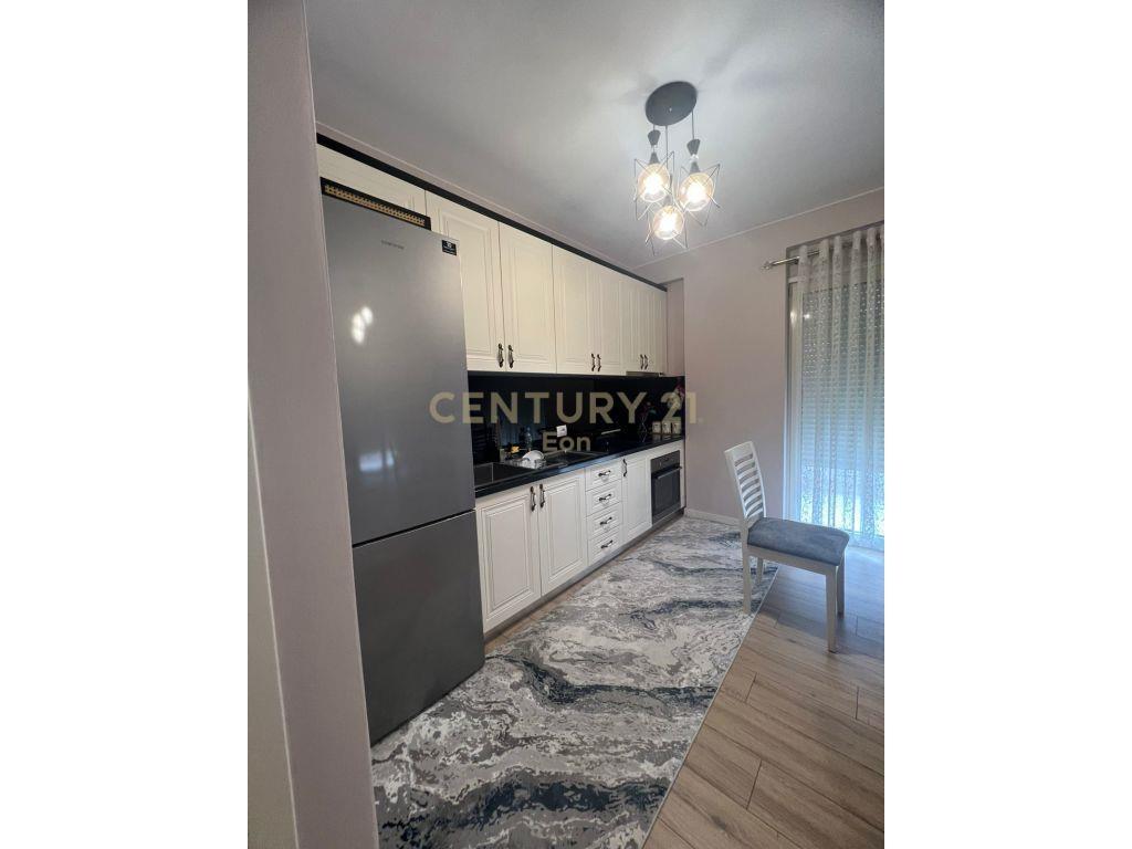 JEPET APARTAMENT 2+1 ME QIRA TEK ISH RAJONI!