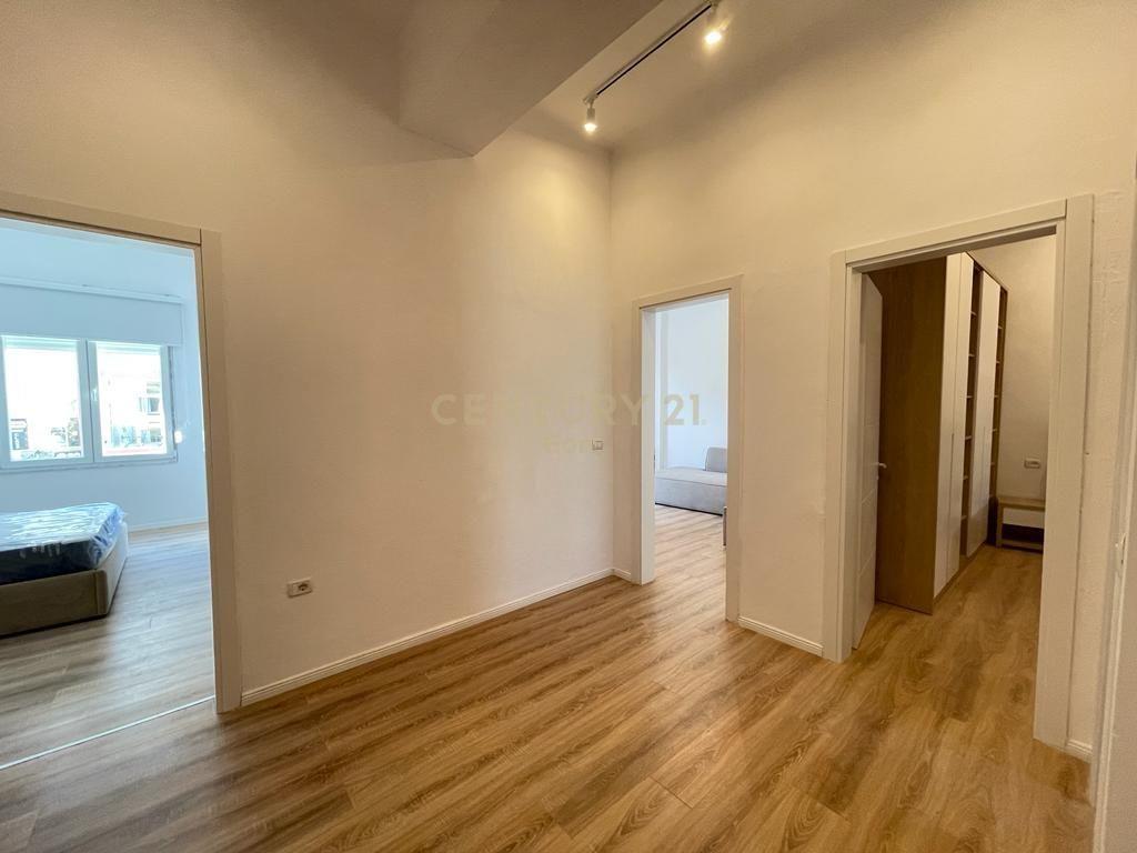 JEPET ME QIRA APARTAMENT 2+1 NE BULEVARDIN KRYESOR, DURRES !