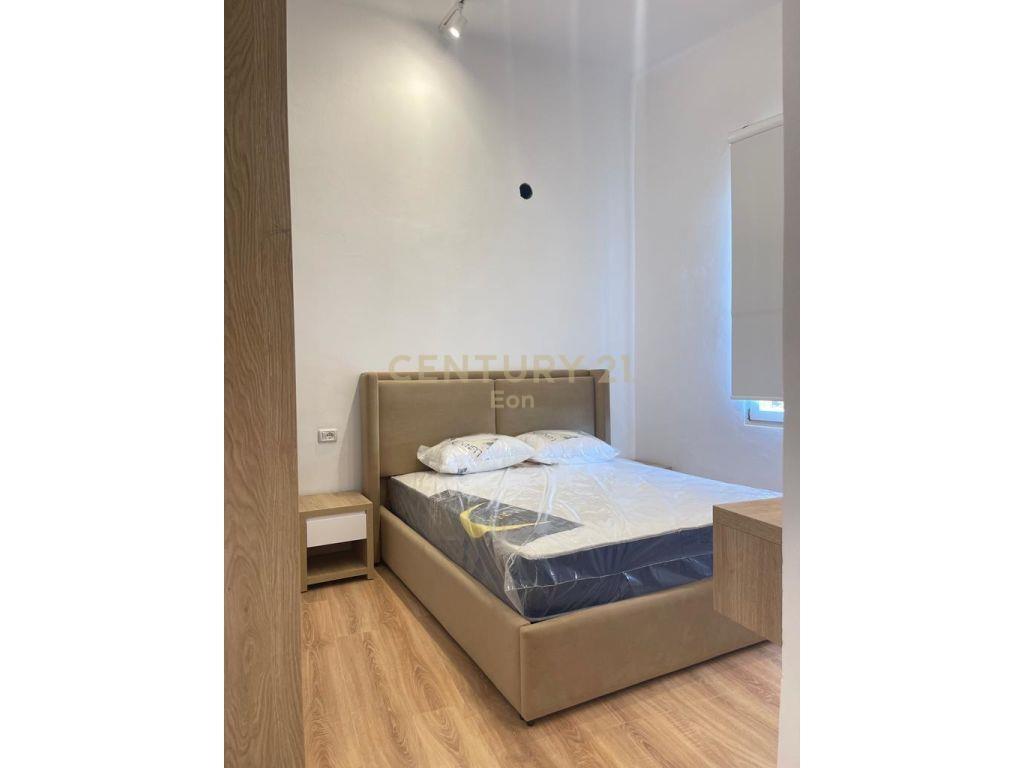 JEPET ME QIRA APARTAMENT 2+1 NE BULEVARDIN KRYESOR, DURRES !