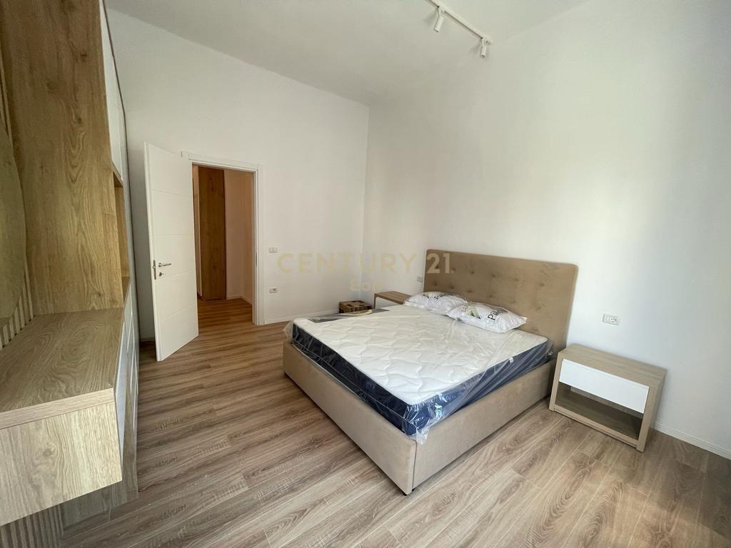 JEPET ME QIRA APARTAMENT 2+1 NE BULEVARDIN KRYESOR, DURRES !