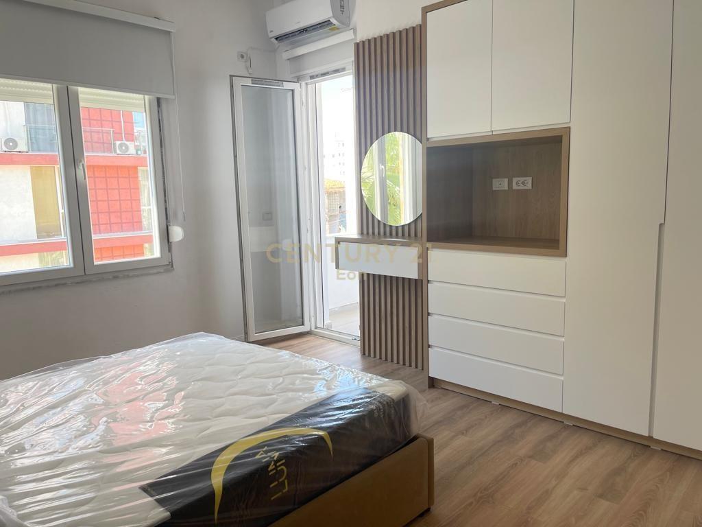 JEPET ME QIRA APARTAMENT 2+1 NE BULEVARDIN KRYESOR, DURRES !