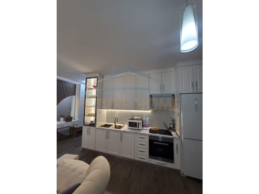 Shitet ,Apartament 1+1 Fresku ,Tiranë