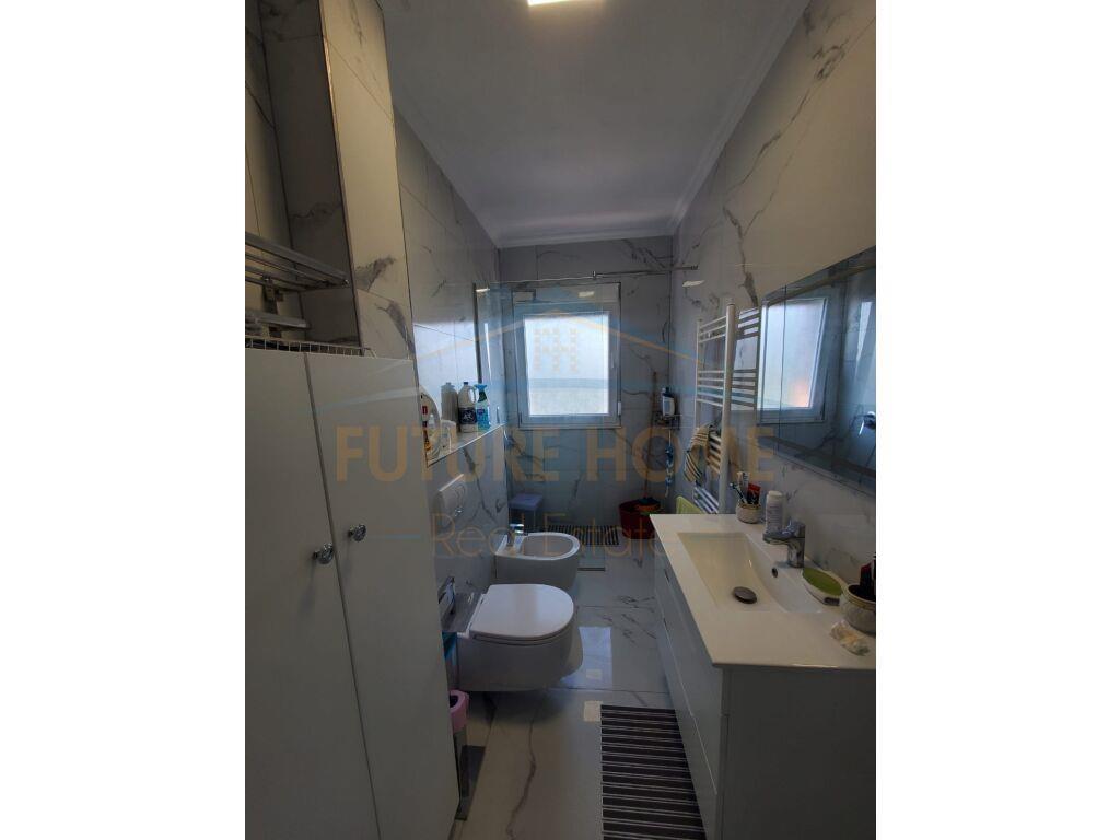 Shitet ,Apartament 1+1 Fresku ,Tiranë