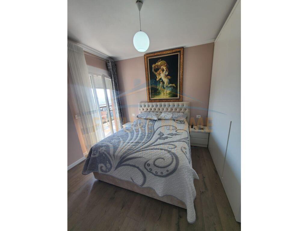 Shitet ,Apartament 1+1 Fresku ,Tiranë