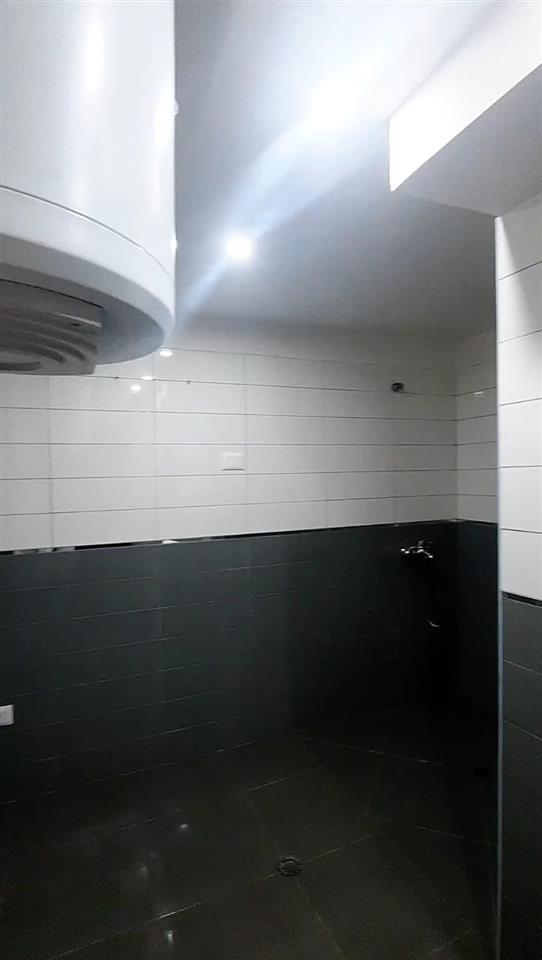 Kavaje, apartament 2+1 me planimetri super,buze rruges.