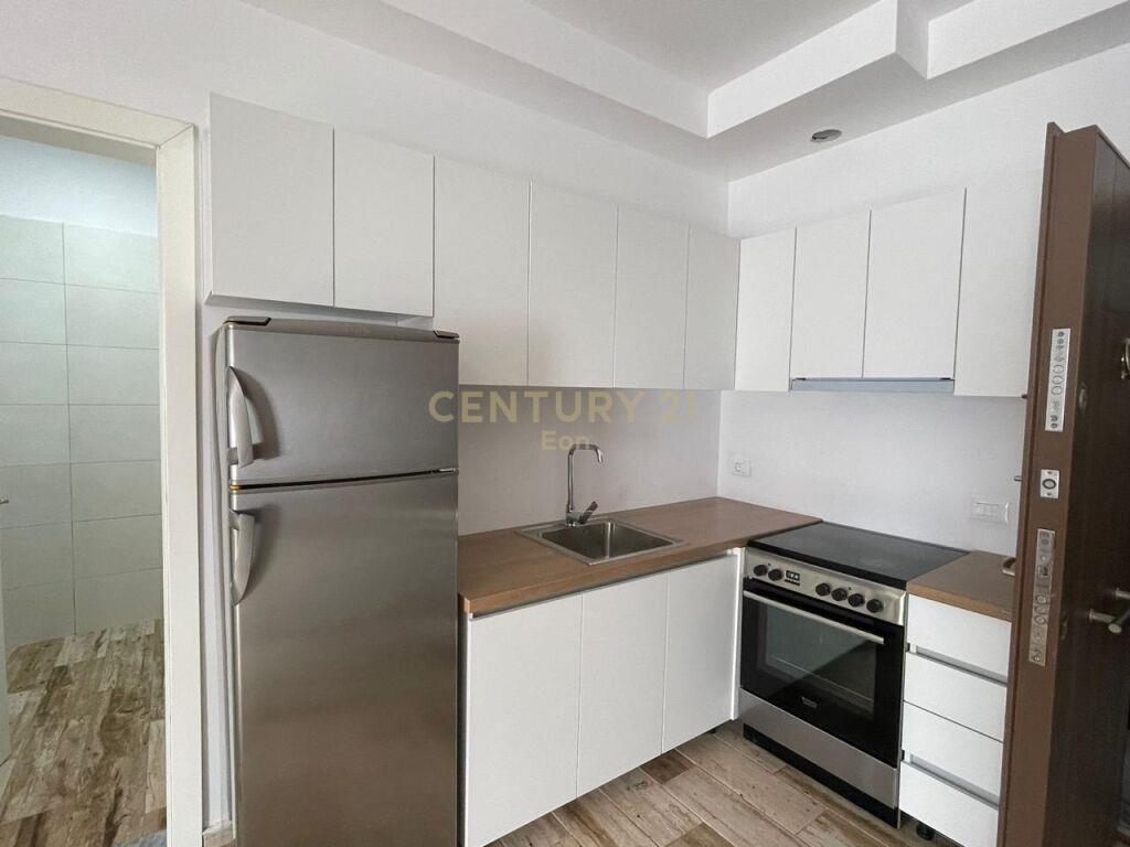 SHITET APARTAMENT 2+1 NE GOLEM 150M PRANE DETIT!