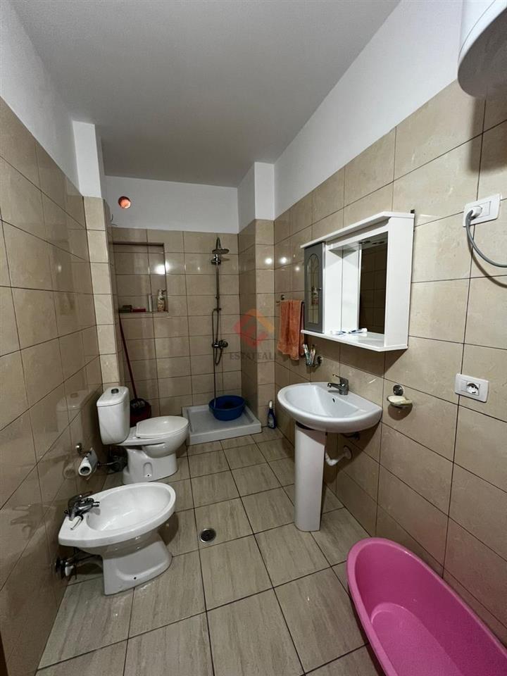 Shitet Apartament: 2+1 (100m2)