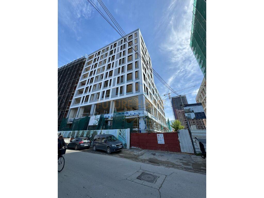 Shitet, Apartament 3+1+2, Bulevardi i Ri.