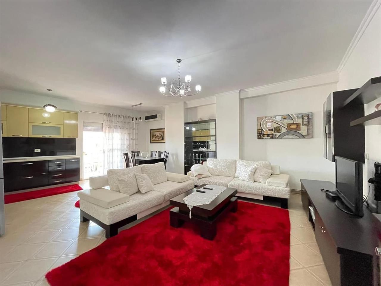 APARTAMENT 1+1 PER SHITJE TEK RRUGA E BARRIKADAVE!