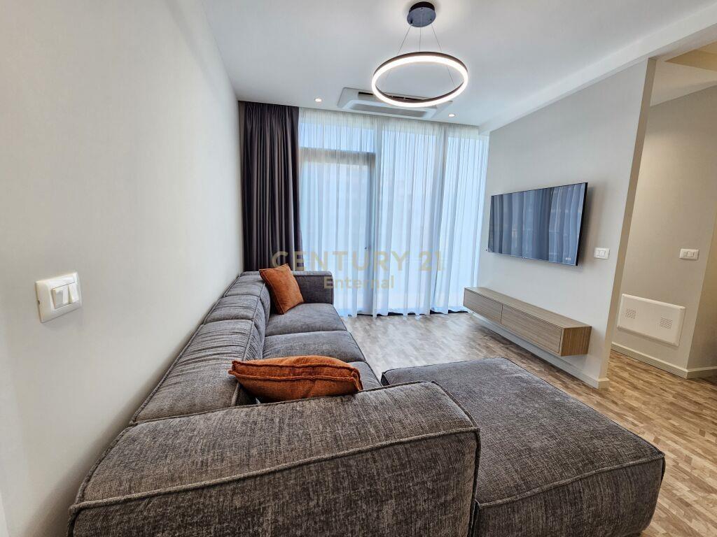 Qira Apartament 1+1+Parkim Liqeni i Tiranes 1000 €
