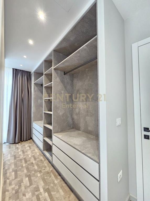 Qira Apartament 1+1+Parkim Liqeni i Tiranes 1000 €