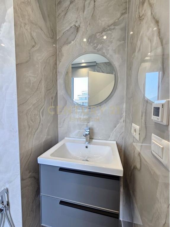 Qira Apartament 1+1+Parkim Liqeni i Tiranes 1000 €