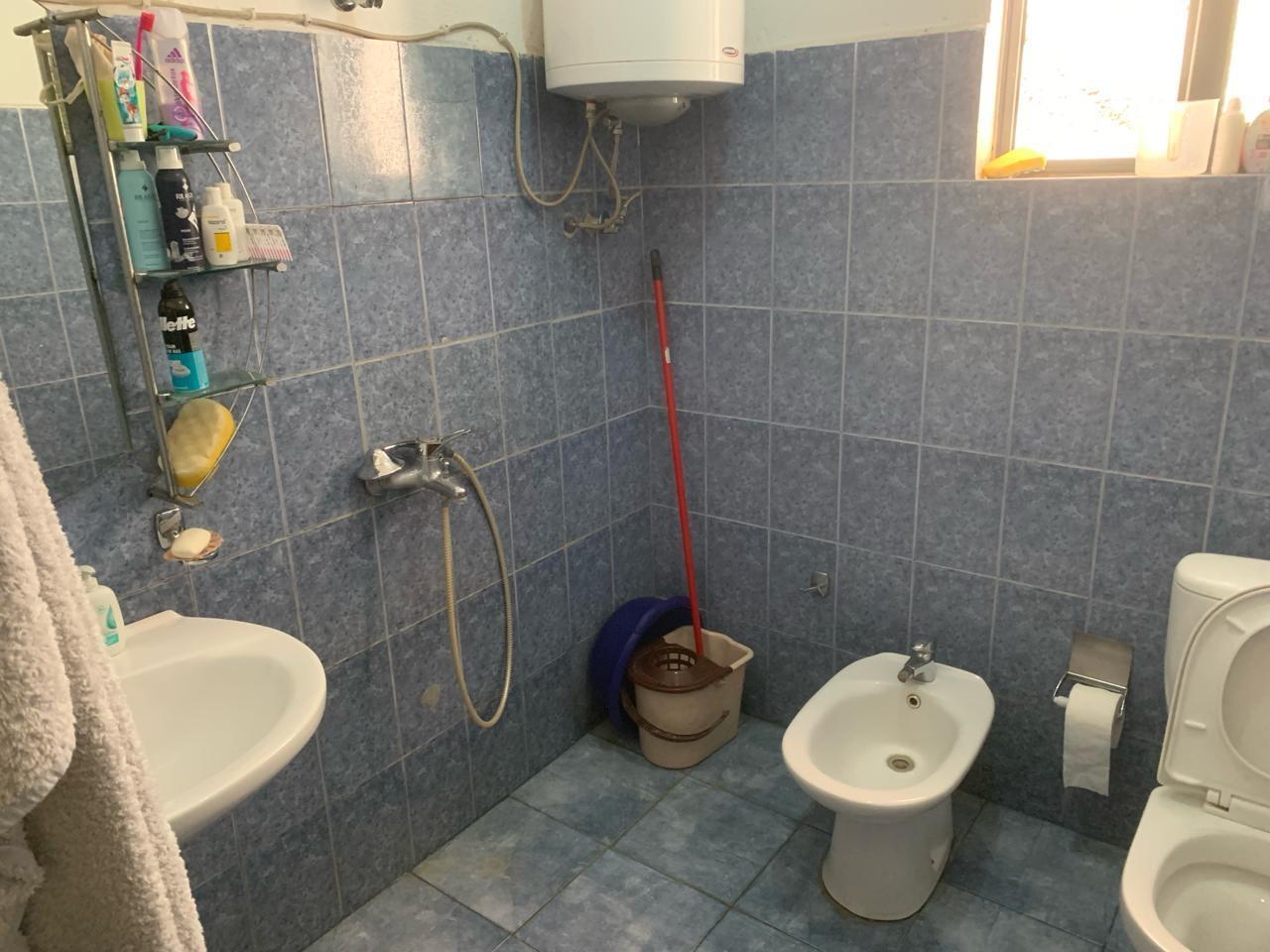 SHITET SHTEPI PRIVATE NE FRESK PER 120.000 EURO