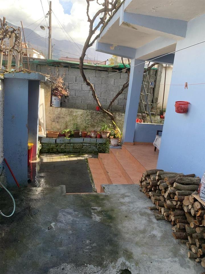 SHITET SHTEPI PRIVATE NE FRESK PER 120.000 EURO