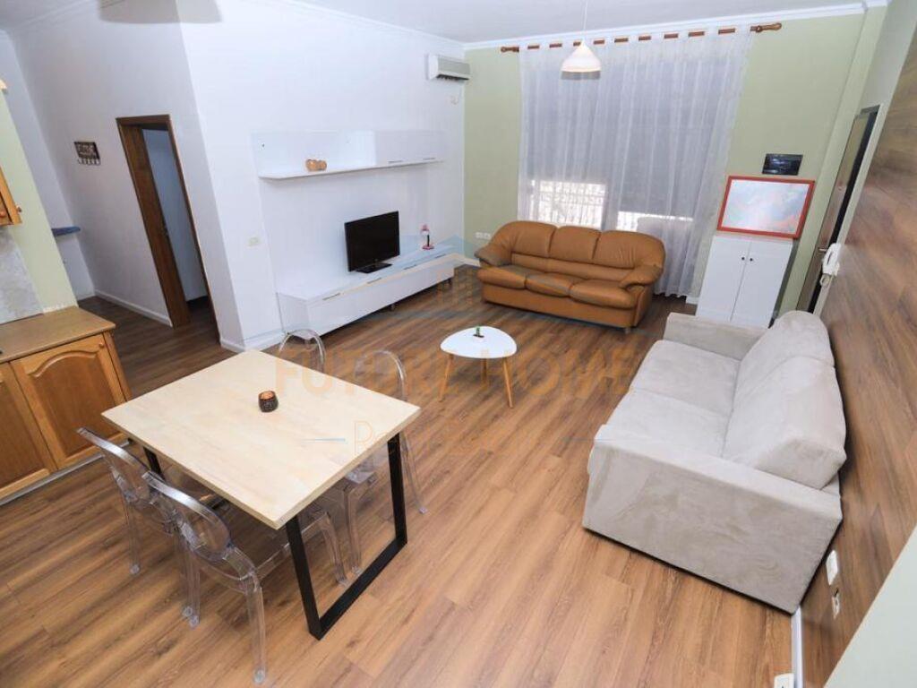 Qera, Apartament 1+1, Rruga e Barrikadave, Tiranë