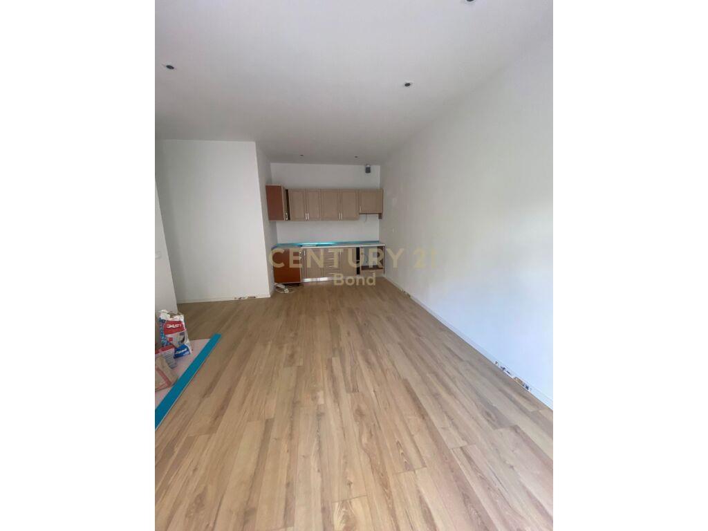 Shitet Apartament 1+1 ne Fresk