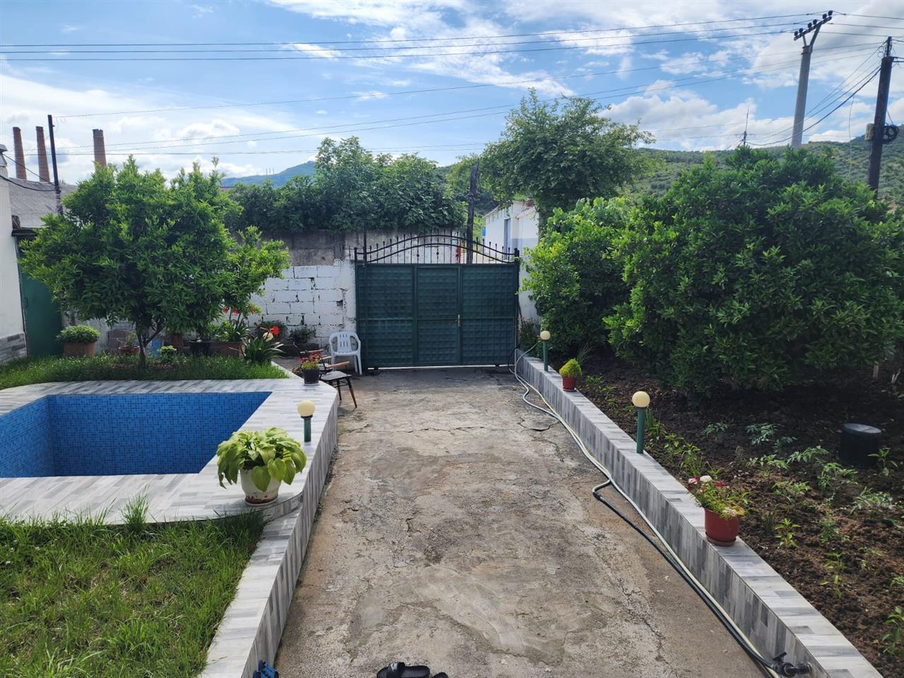 SHITET SHTEPI PRIVATE 1 KAT