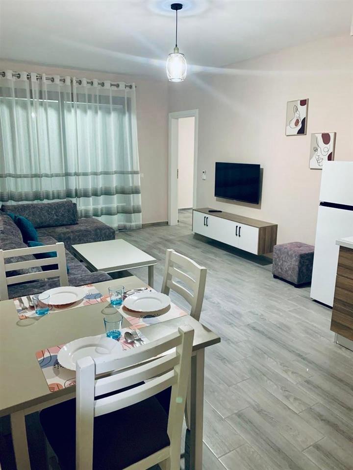 Apartamente me qera ditore