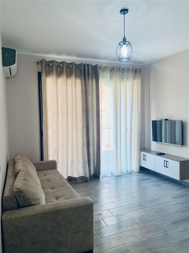 Apartamente me qera ditore