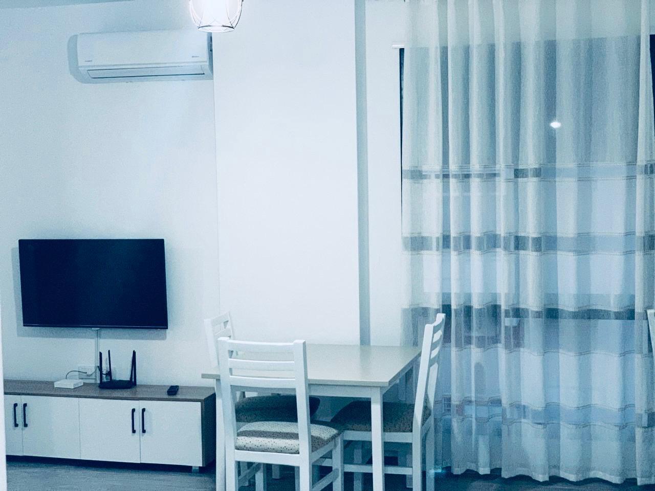 Apartamente me qera ditore