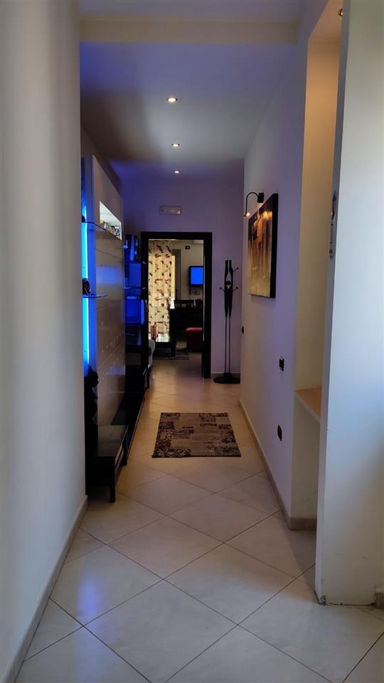 JEPET ME QERA APARTAMENT + GARAZH PERFSHIRE