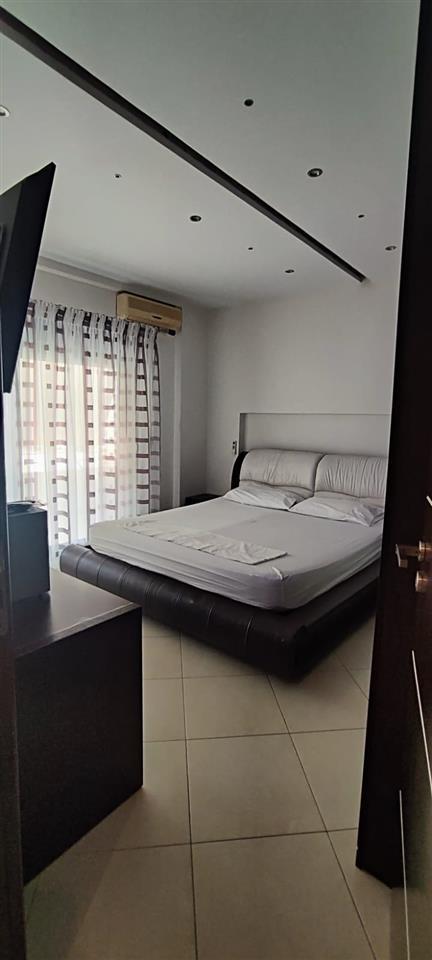 JEPET ME QERA APARTAMENT + GARAZH PERFSHIRE