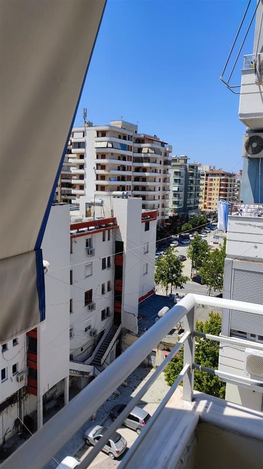 JEPET ME QERA APARTAMENT + GARAZH PERFSHIRE