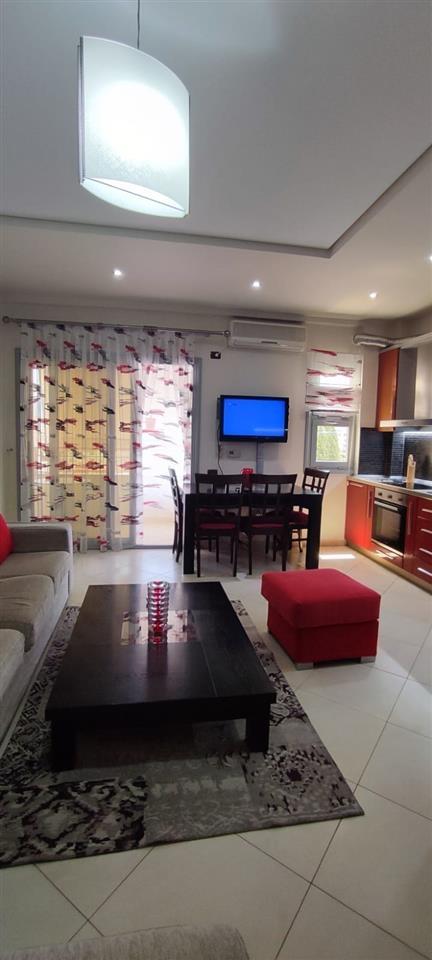 JEPET ME QERA APARTAMENT + GARAZH PERFSHIRE