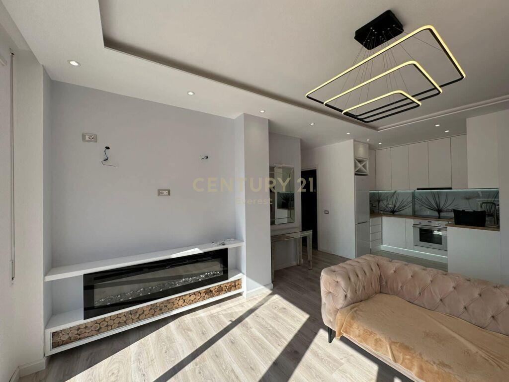 Qira Apartament 2+1+Garazh Rruga e Barrikadave