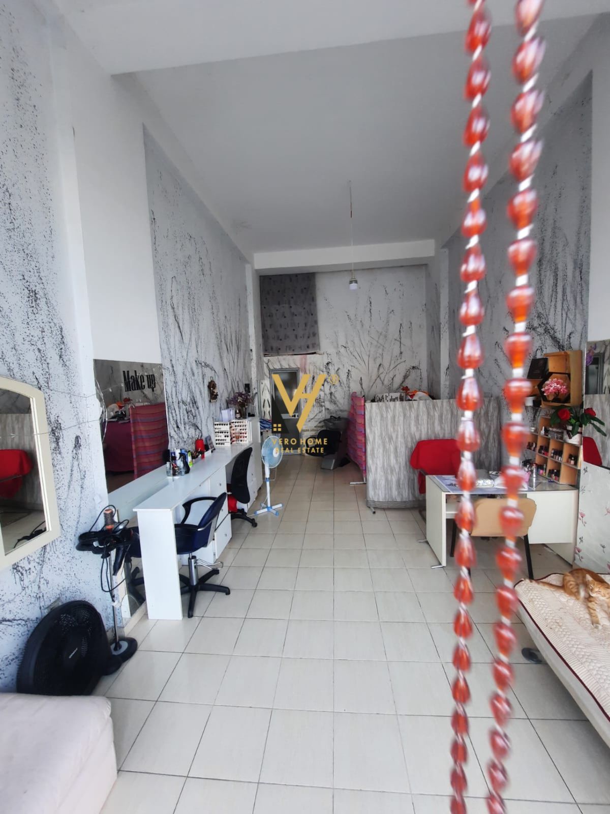 SHITET DYQAN 40 M2 TE UNAZA E RE 100.000 EURO