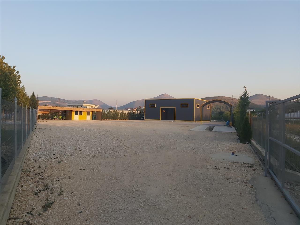 Shitet tok + ndertese