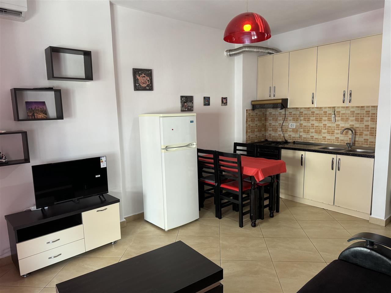 Jepet me qera 1+1 në Astir e mobiluar.