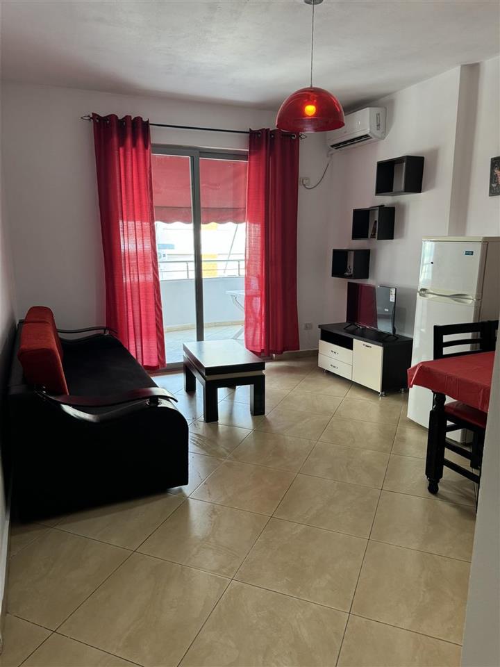 Jepet me qera 1+1 në Astir e mobiluar.