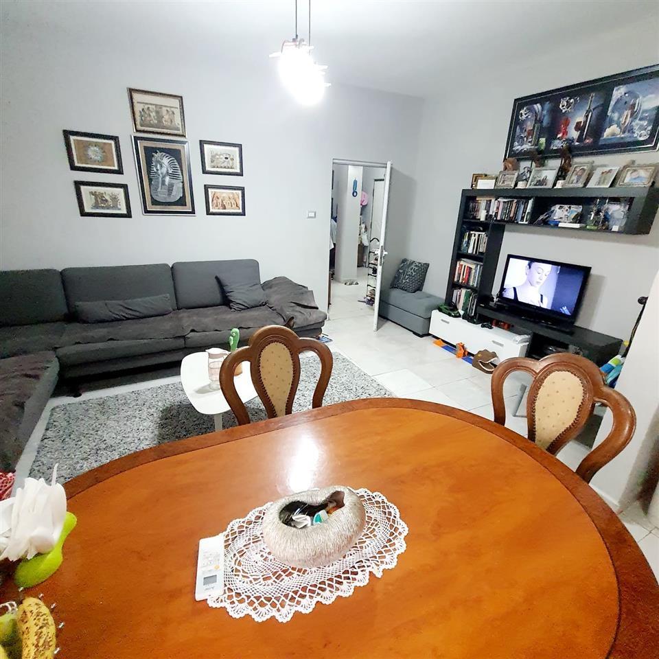 Shitet Apartamenti 2+1