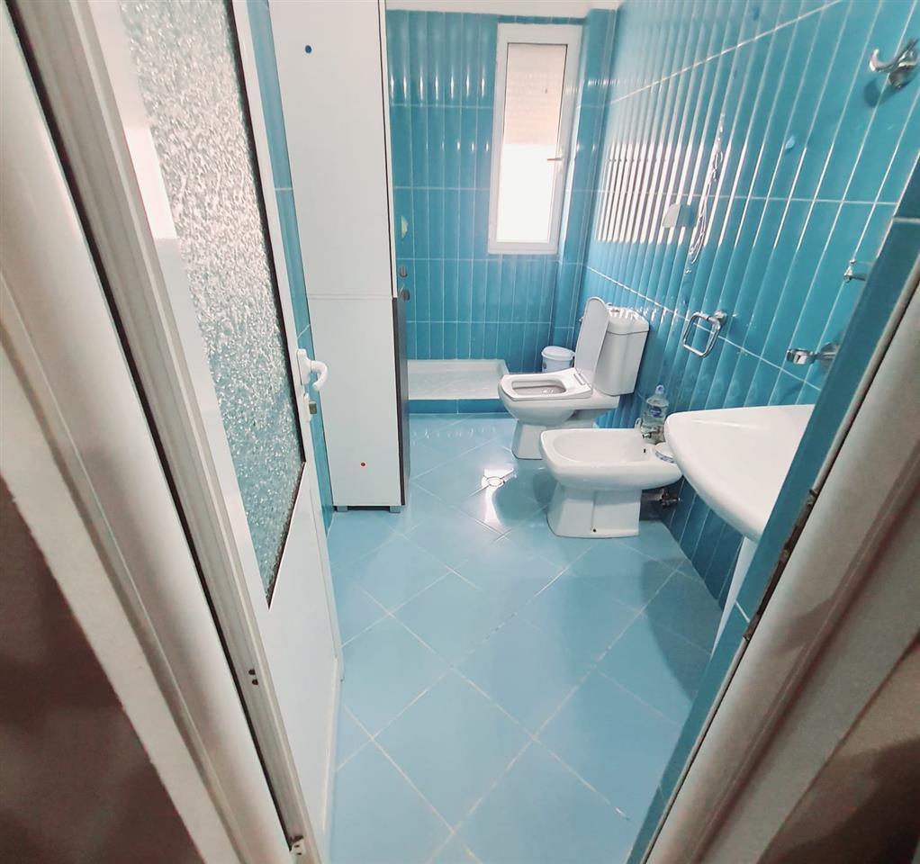 Shitet Apartamenti 2+1