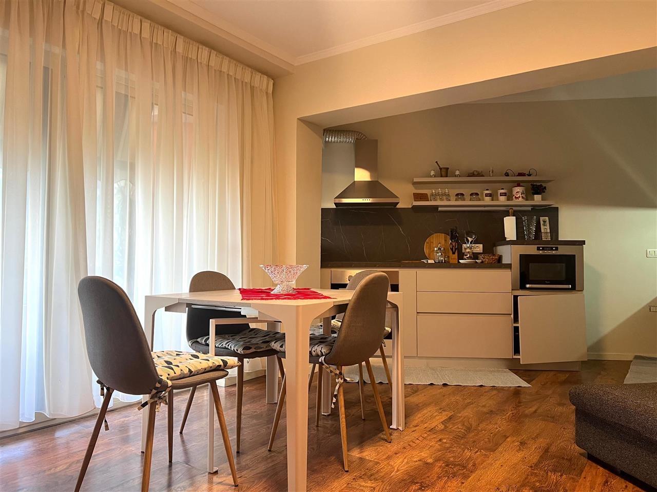 JEPET ME QIRA APARTAMENT 3+1+2 NE QENDER