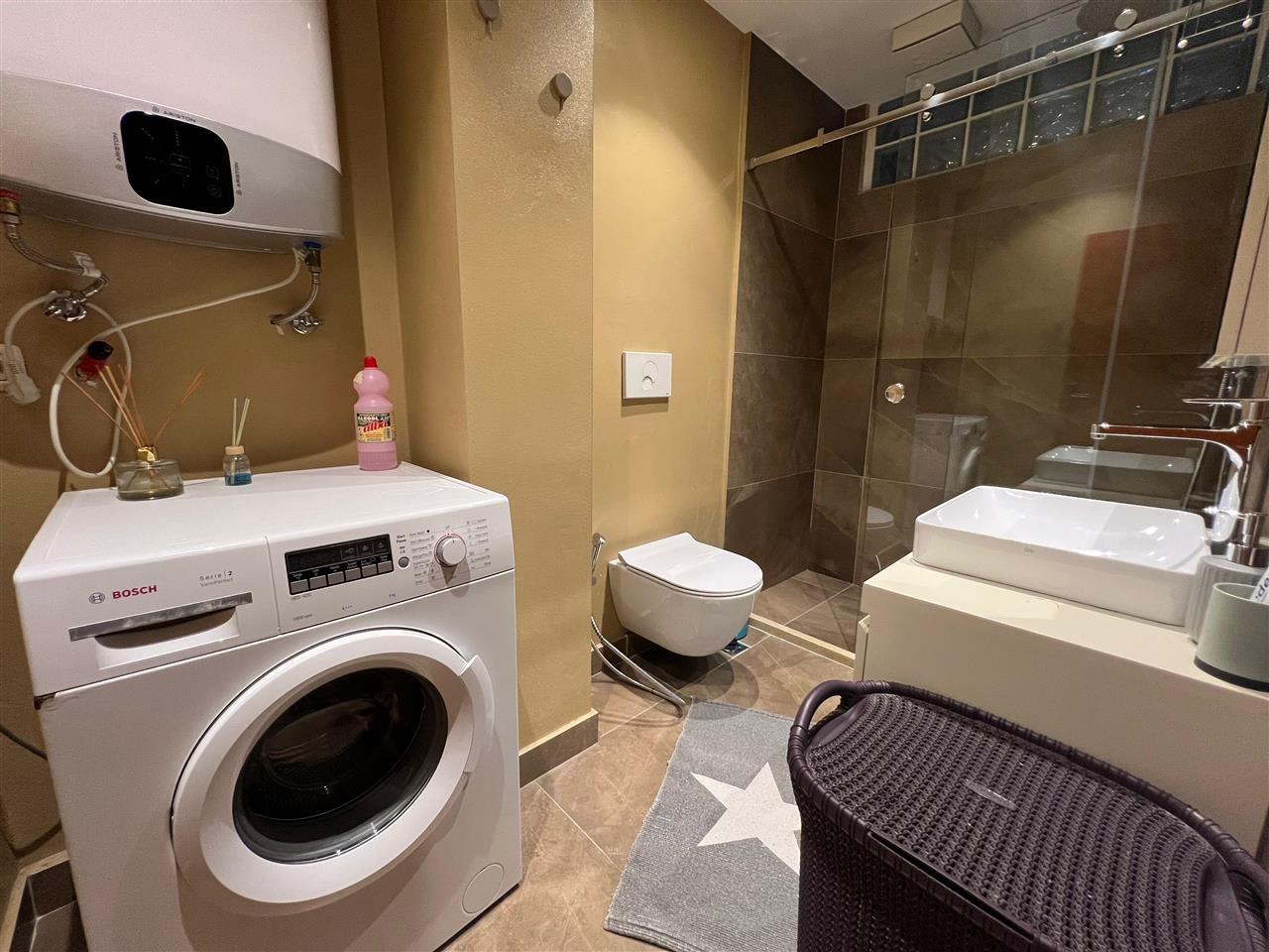 JEPET ME QIRA APARTAMENT 3+1+2 NE QENDER