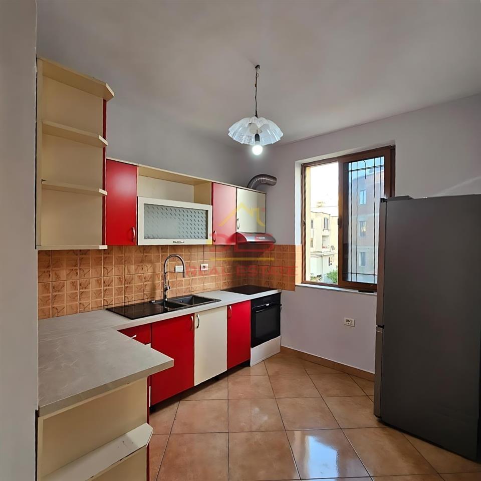 JEPET ME QIRA APARTAMENT 3+1+2 ,PERBALLE DELIJORGJIT