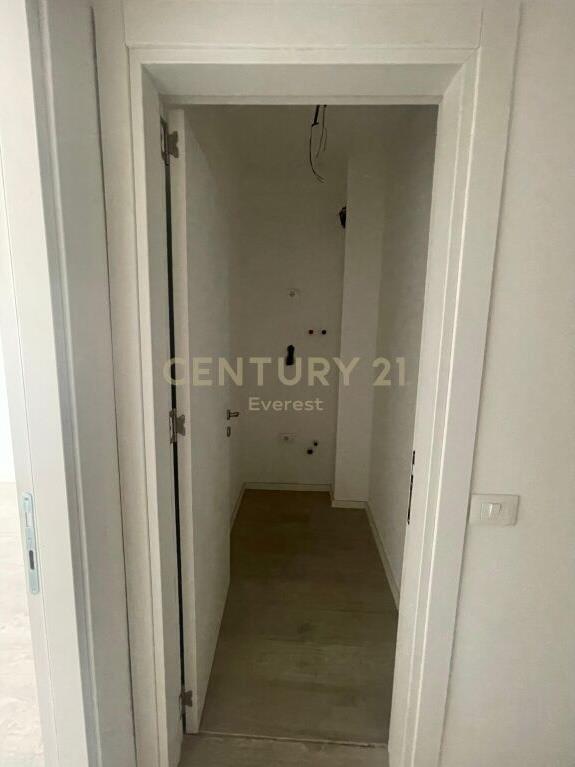 Shitet Apartament 2+1 Shkozë 130 300 €