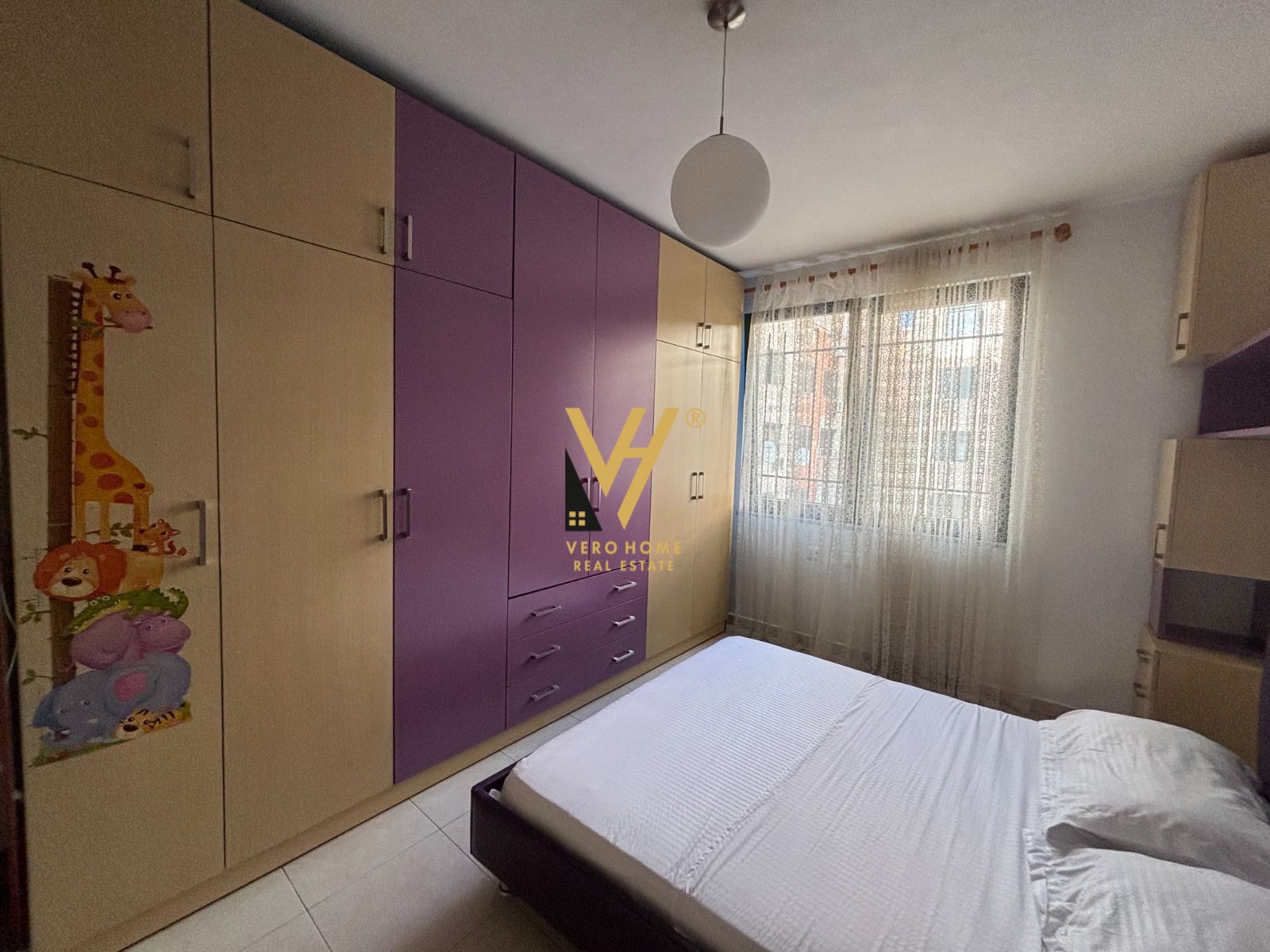 JEPET APARTAMENT 2+1+2 ME QERA TE 21 DHJETORI 700