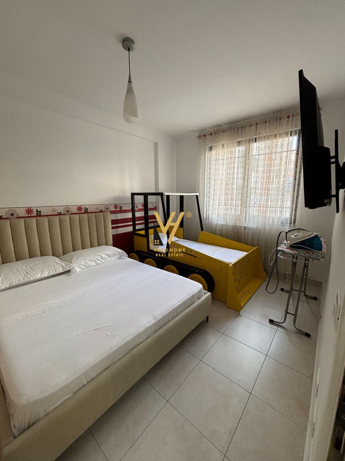JEPET APARTAMENT 2+1+2 ME QERA TE 21 DHJETORI 700
