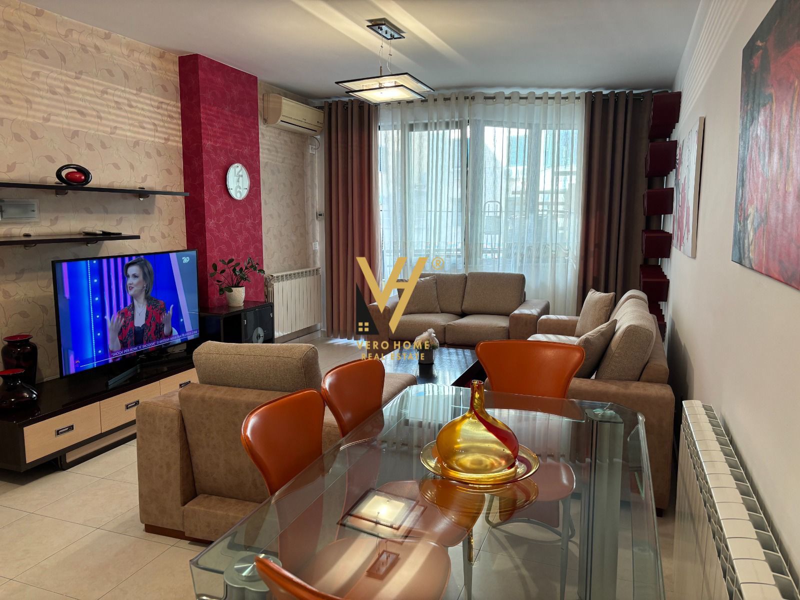 JEPET APARTAMENT 2+1+2 ME QERA TE 21 DHJETORI 700