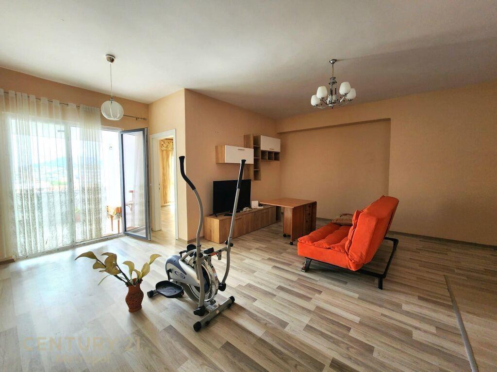 Shitet Apartament 2+1 Oxhaku 130 000 €
