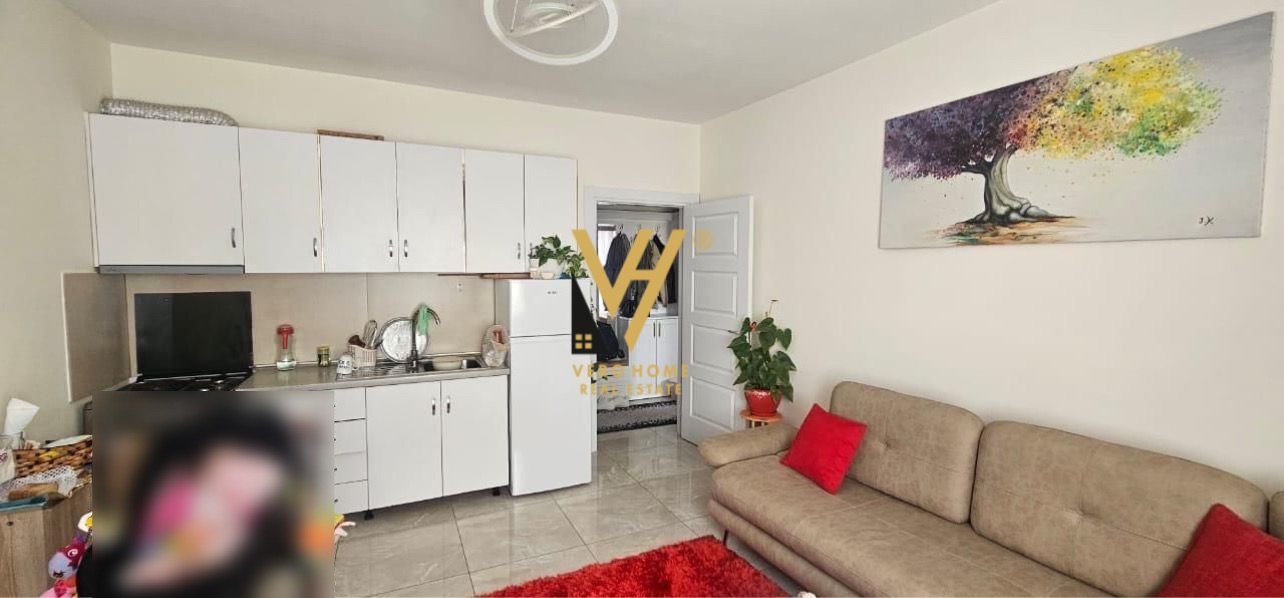 1+1+BLK TEK ISH FUSHA E AVIACIONIT 108.000 EURO